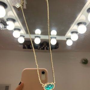 Kendra Scott necklace